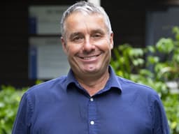 Stuart Bloomfield