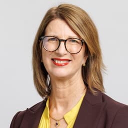 Louise Zacest